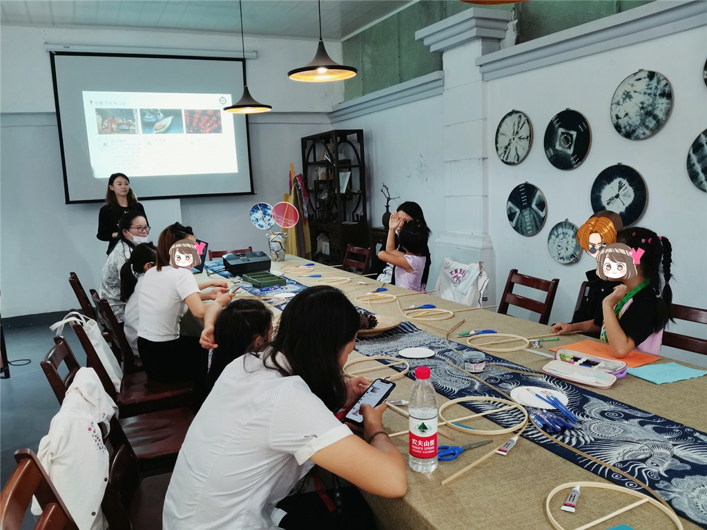 社工讲述中秋由来、发展历程及习俗、小朋友积极参与_副本