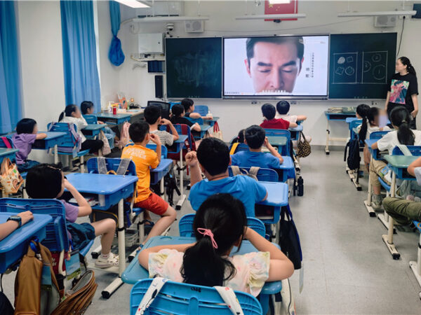 看胡歌宣传品 看胡歌宣传品